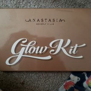 Glow Kit By ABH
